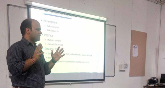 Mr. Jigar Thakkar (Project Manager, NetWeb) Conducted an Orientation Session on Java at Navrachana University